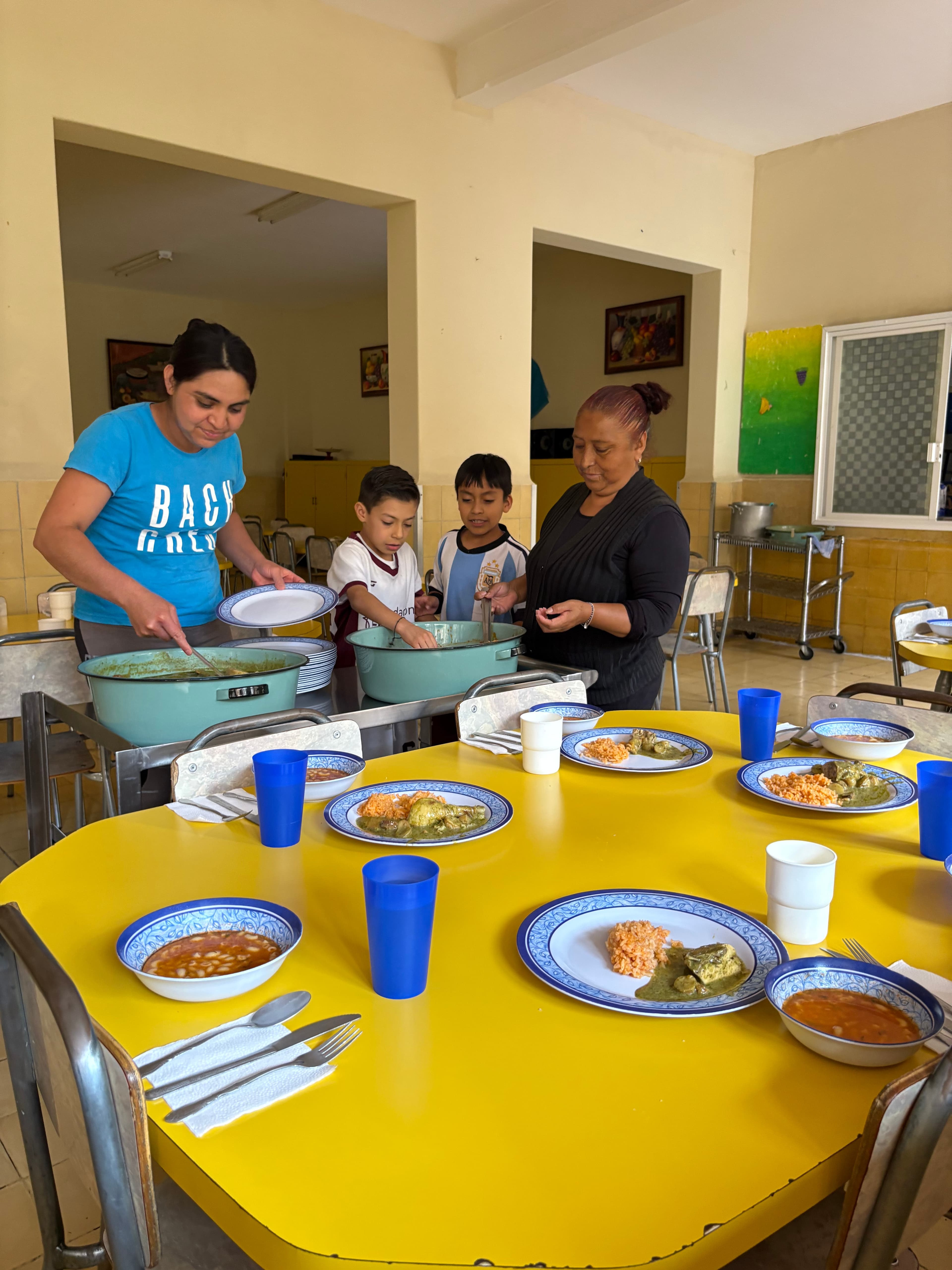 Niños en el comedor